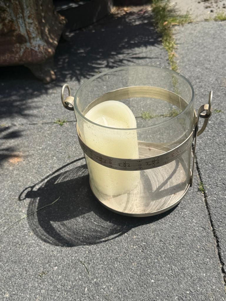 Glazen windlicht met metalen houder en kaars, Huis en Inrichting, Woonaccessoires | Kandelaars en Kaarsen, Gebruikt, Ophalen of Verzenden