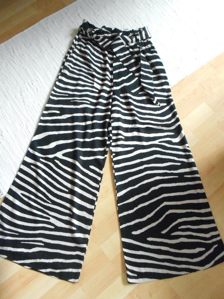 Broek van H&M, maat 38 NIEUW, Maat 38/40 (M), H&M, Zwart, Ophalen of Verzenden