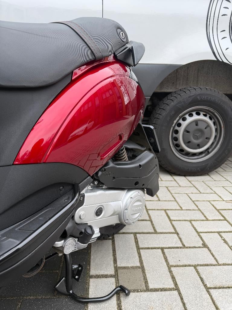 Piaggio Zip 2023 | Nieuwstaat | EERSTE eigenaar | GARANTIE, Maximaal 45 km/u, Zip, Ophalen of Verzenden, Zo goed als nieuw