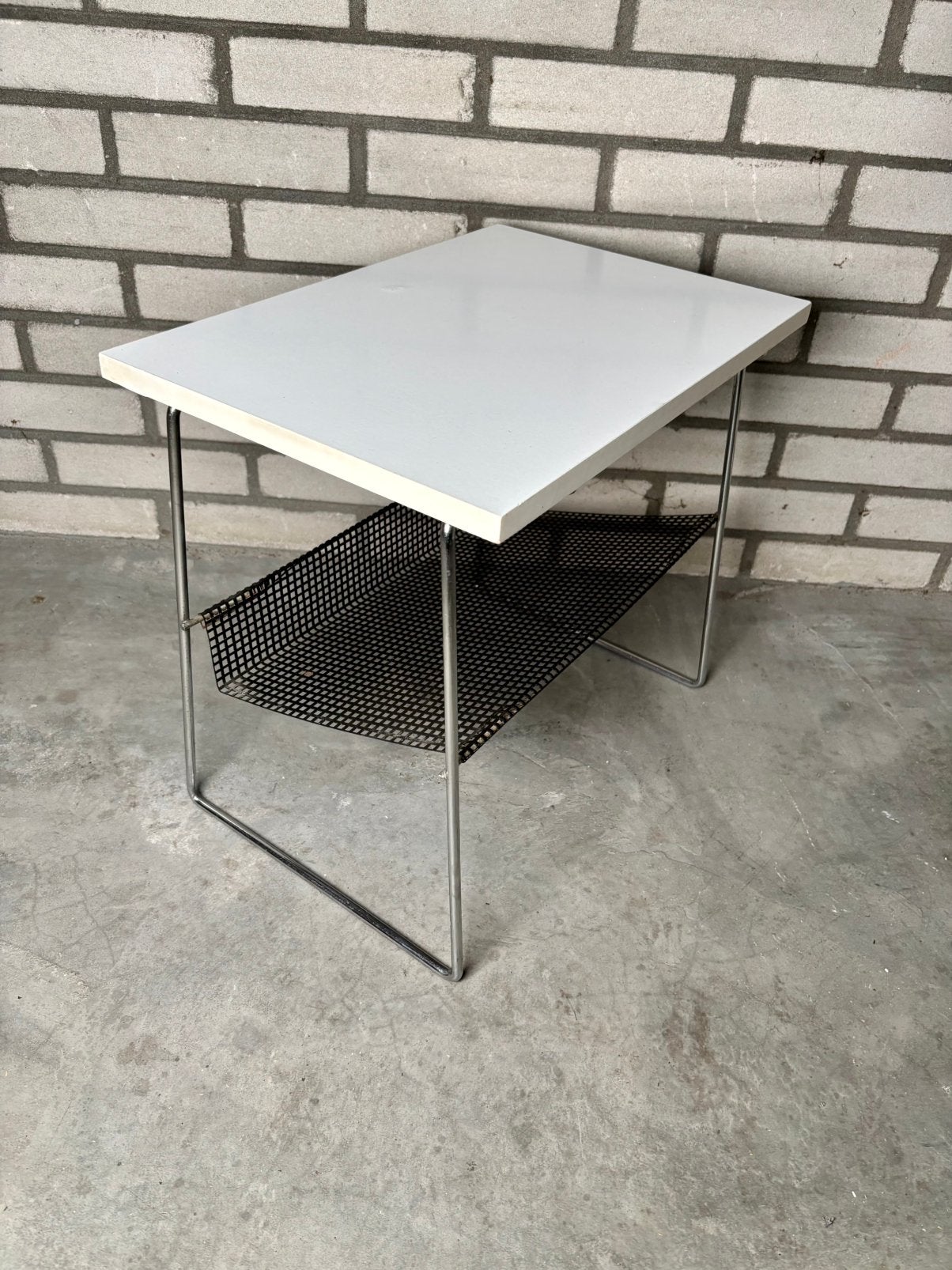 Vintage mid-century Pilastro bijzettafel, Ophalen of Verzenden, Zo goed als nieuw