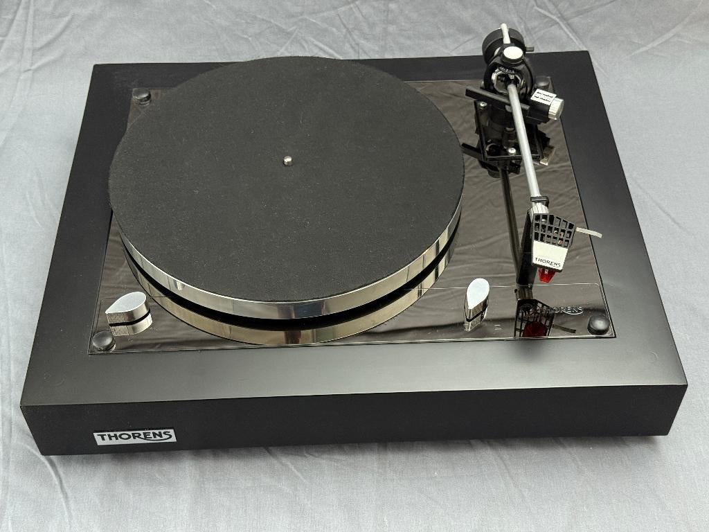 Thorens TD-160 Zwart met Ortofon 2M Red, Ophalen, Zo goed als nieuw, Platenspeler, Thorens