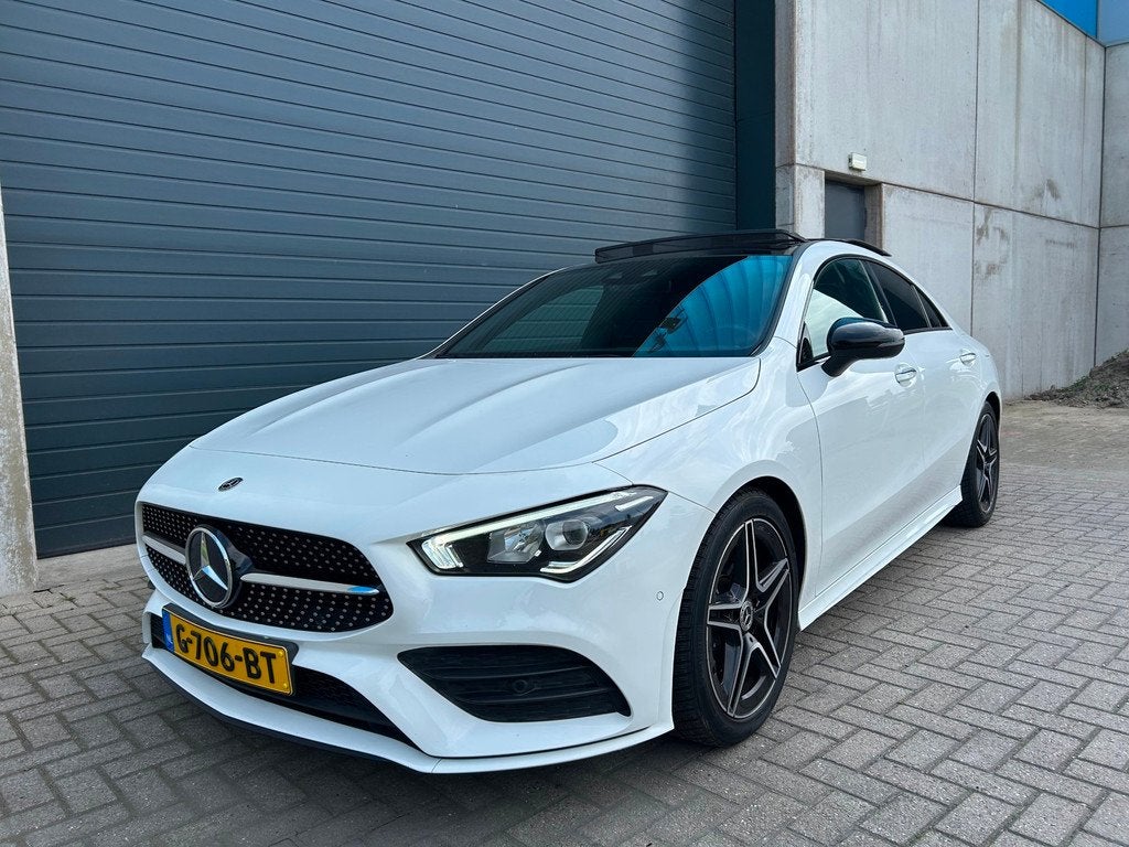 Mercedes-Benz CLA-klasse 180 AMG AUT PANO 2019, CLA, 136 pk, Gebruikt, 4 cilinders