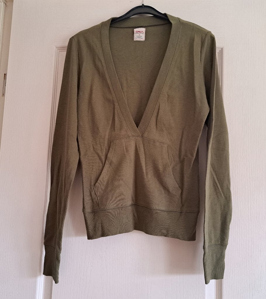 Leuke groene kaki sweater ONLY met V-hals maat 38 40 M, Maat 38/40 (M), Only, Ophalen of Verzenden, Zo goed als nieuw