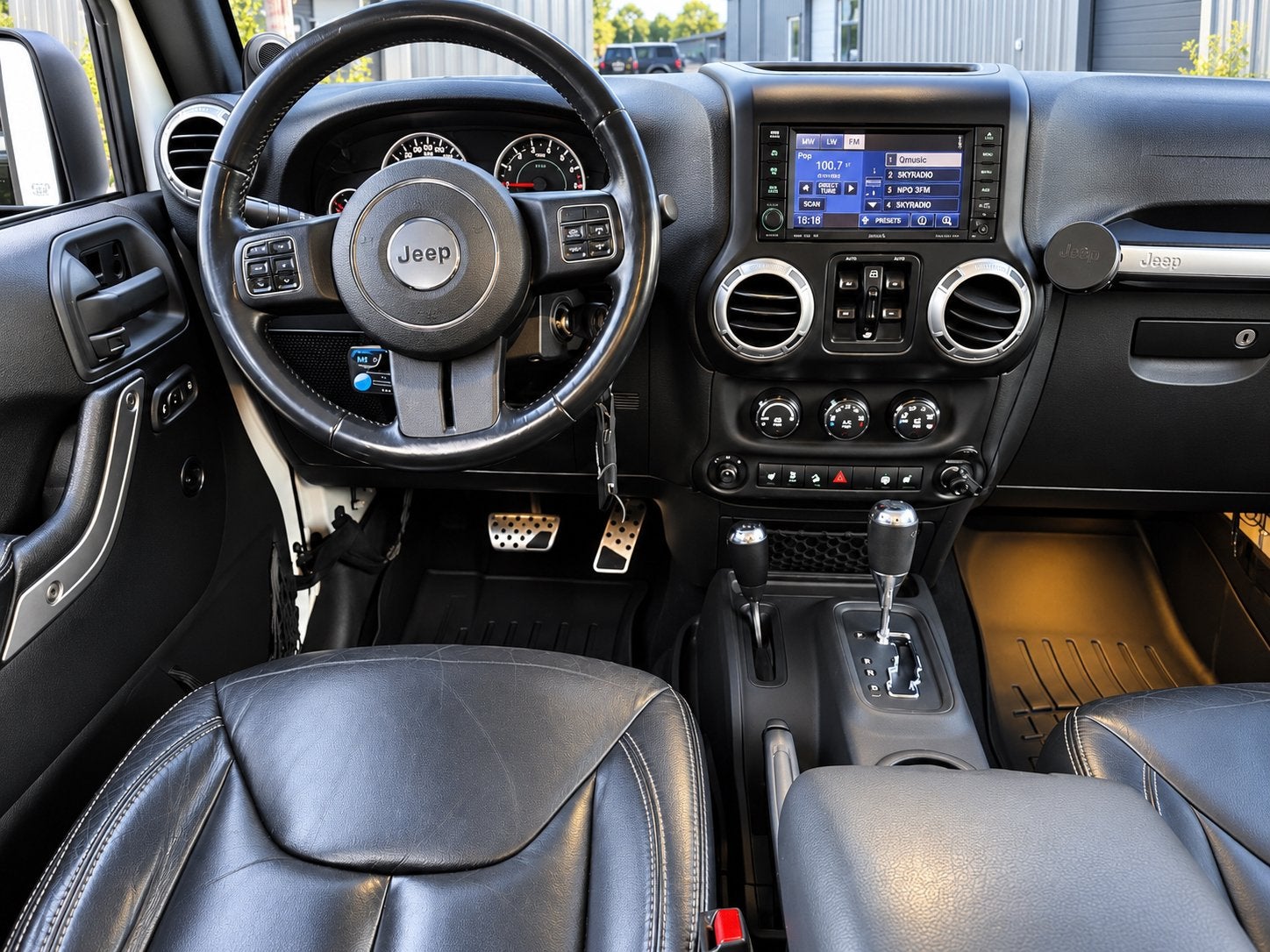 ‼️JEEP WRANGLER JK 3.6 V6 284PK SAHARA EDITION FULL OPTION‼️, Auto's, Automaat, Euro 5, Zwart, Wit