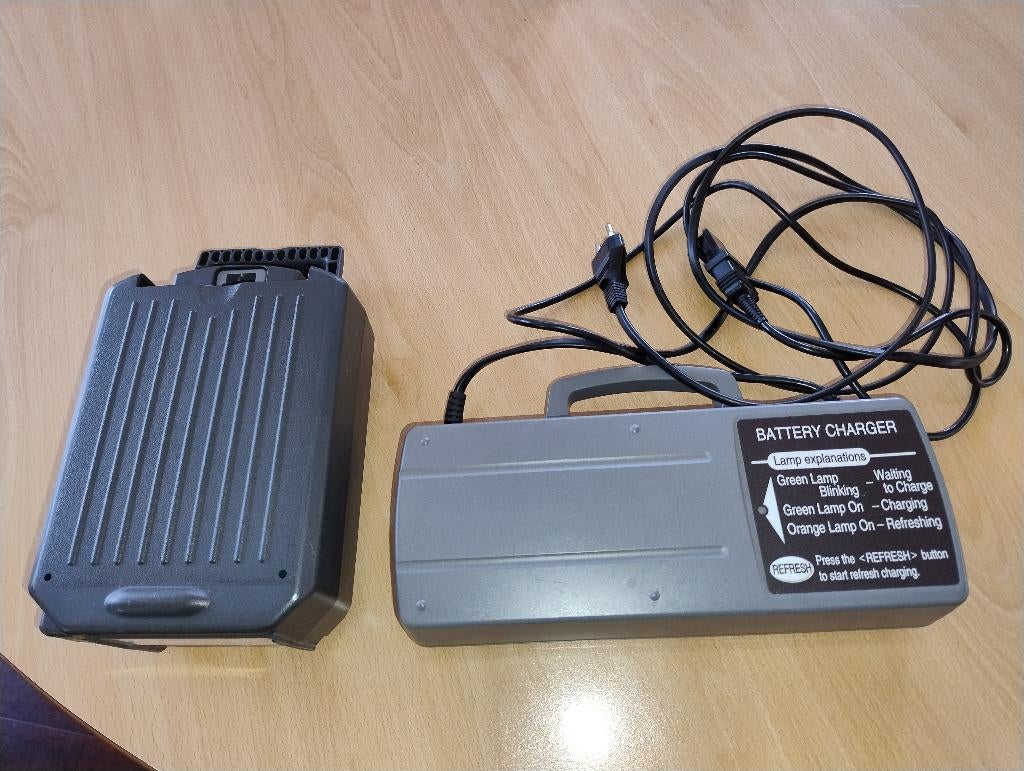 Defekte oplader en accu voor elektrische fiets Sparta Pharos, Verzenden, Gebruikt