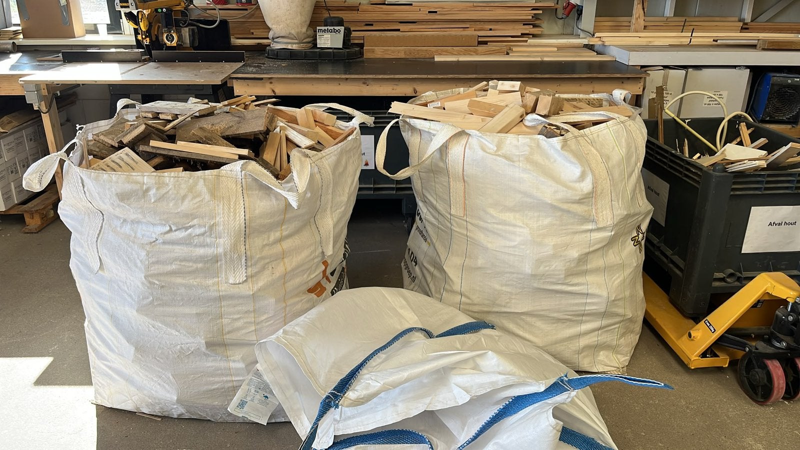 Brandhout – volle big bag – €50 per zak, Minder dan 3 m³, Ophalen, Blokken