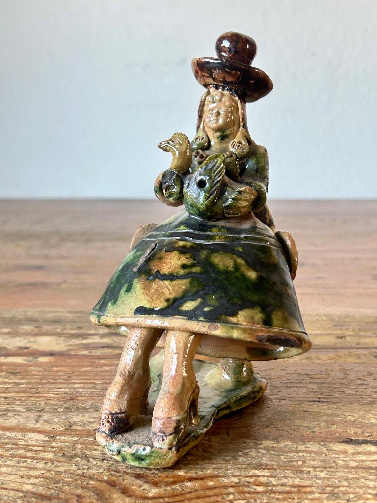 Sculptuur - Meisje met een eend / gans, Antiek en Kunst, Ophalen of Verzenden
