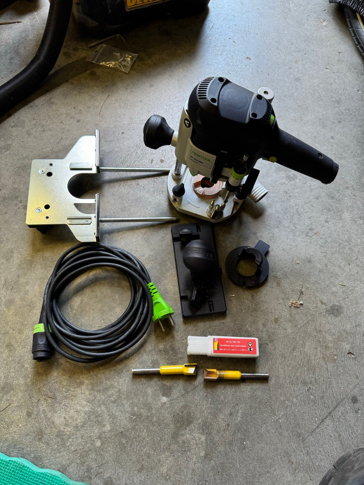 Festool OF 1010 EBQ-Plus bovenfrees met accessoires, Ophalen of Verzenden, Zo goed als nieuw, Elektrisch, Bovenfrees