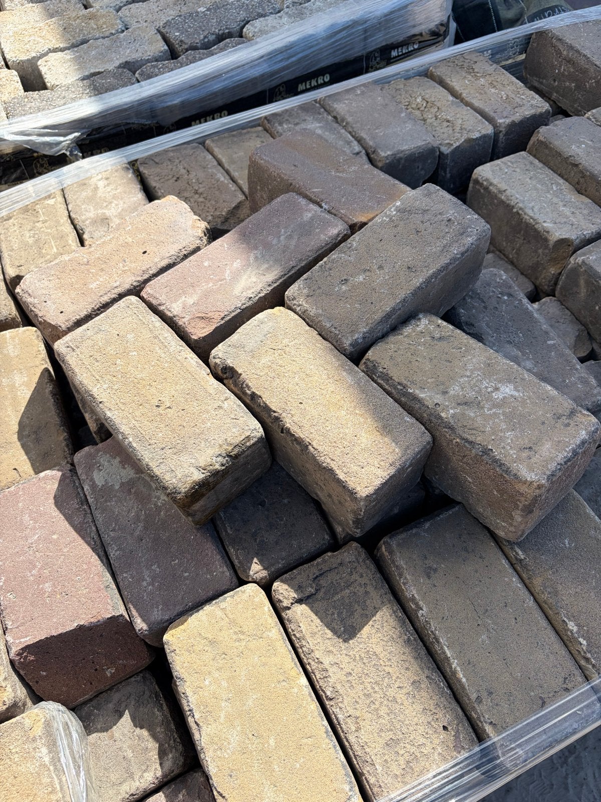 Drentse gebakken klinkers, brons, ruim 400 m2 op pallets, Gebruikt, Keramiek, Klinkers, Ophalen of Verzenden
