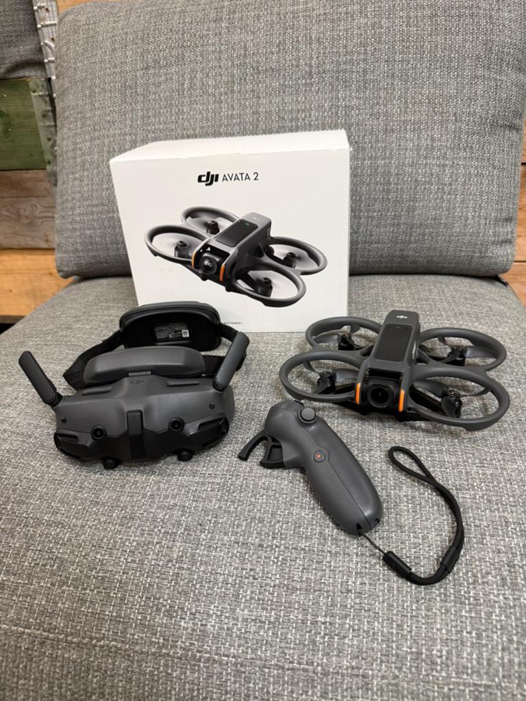 DJI Avata 2 Fly More Combo zgan incl. Dji fpv2 controller, Ophalen of Verzenden, Zo goed als nieuw