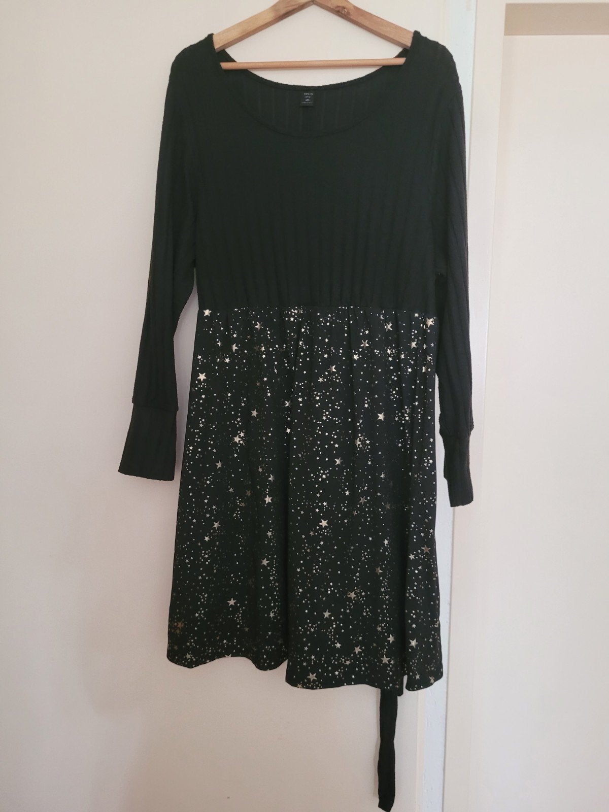 Shein Curve Jurk Zwart met Gouden Sterren 3XL, Kleding | Dames, Zwart, Maat 46/48 (XL) of groter, Ophalen of Verzenden, Zo goed als nieuw