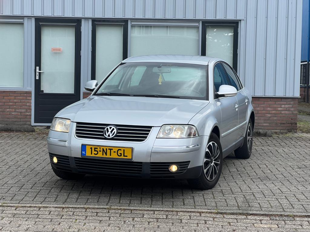 Volkswagen Passat 1.6 75KW 2004 AIRCO/NAP/STOEL VERWARMING, 1200 kg, Particulier, Sedan, Zilver of Grijs