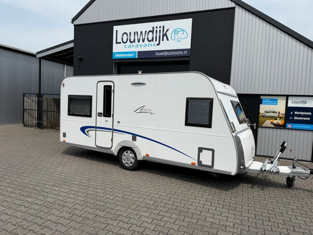 BURSTNER Averso 460 TS ’13 (Fransbed, Rondzit), Rondzit, Vast bed, Bedrijf, Bürstner