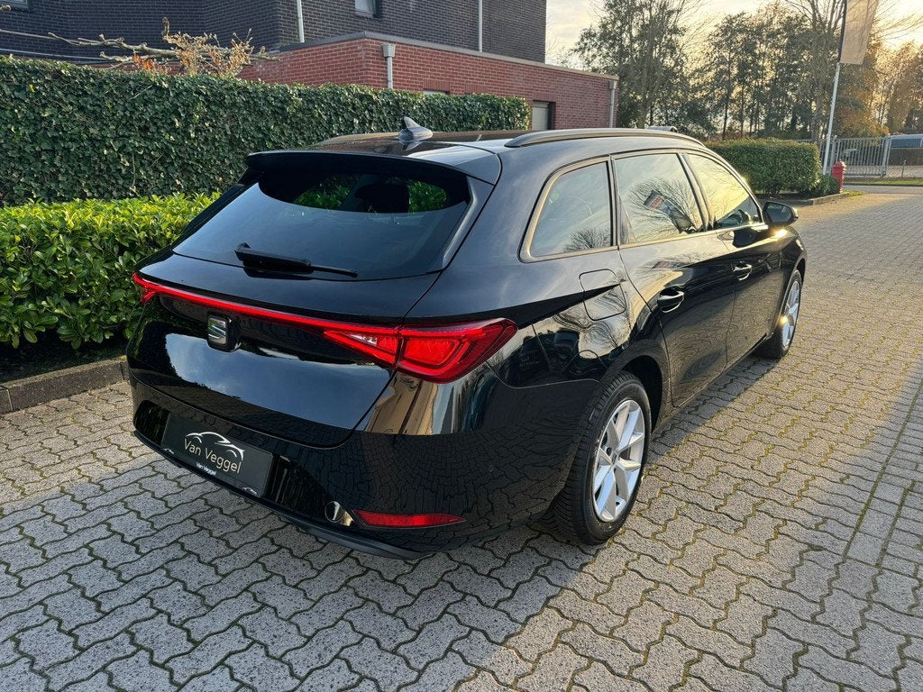 SEAT Leon Sportstourer 1.5 eTSI Style Business Intense virtu, Stof, 4 cilinders, 700 kg, Leon