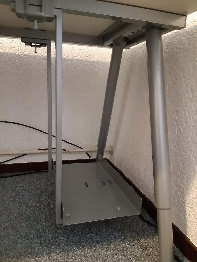 Bureau  zo goed als nieuw., Ophalen of Verzenden, Zo goed als nieuw, Rolsteiger of Kamersteiger, Minder dan 2 meter
