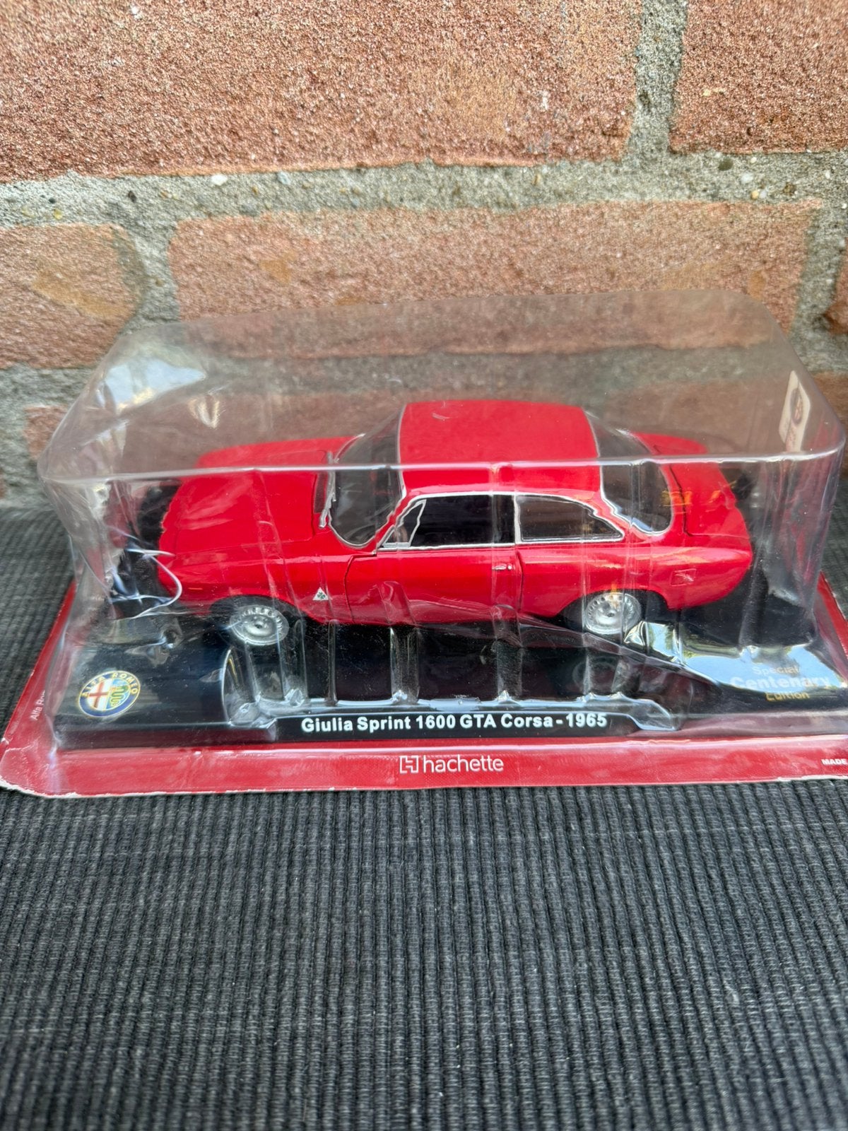 1:24 Alfa Romeo Giulia sprint 1600 GTA Corsa ….. 30,-, Hobby en Vrije tijd, Modelauto's | 1:24, Ophalen of Verzenden, Nieuw, Auto