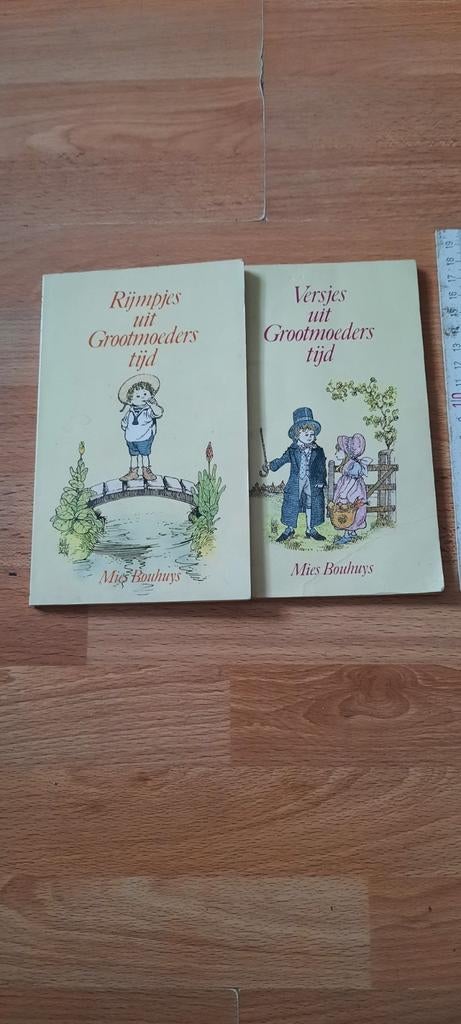 Rijmpjes en Versjes uit Grootmoeders Tijd - Mies Bouhuys, Ophalen of Verzenden, Gelezen, Mies Bouhuys