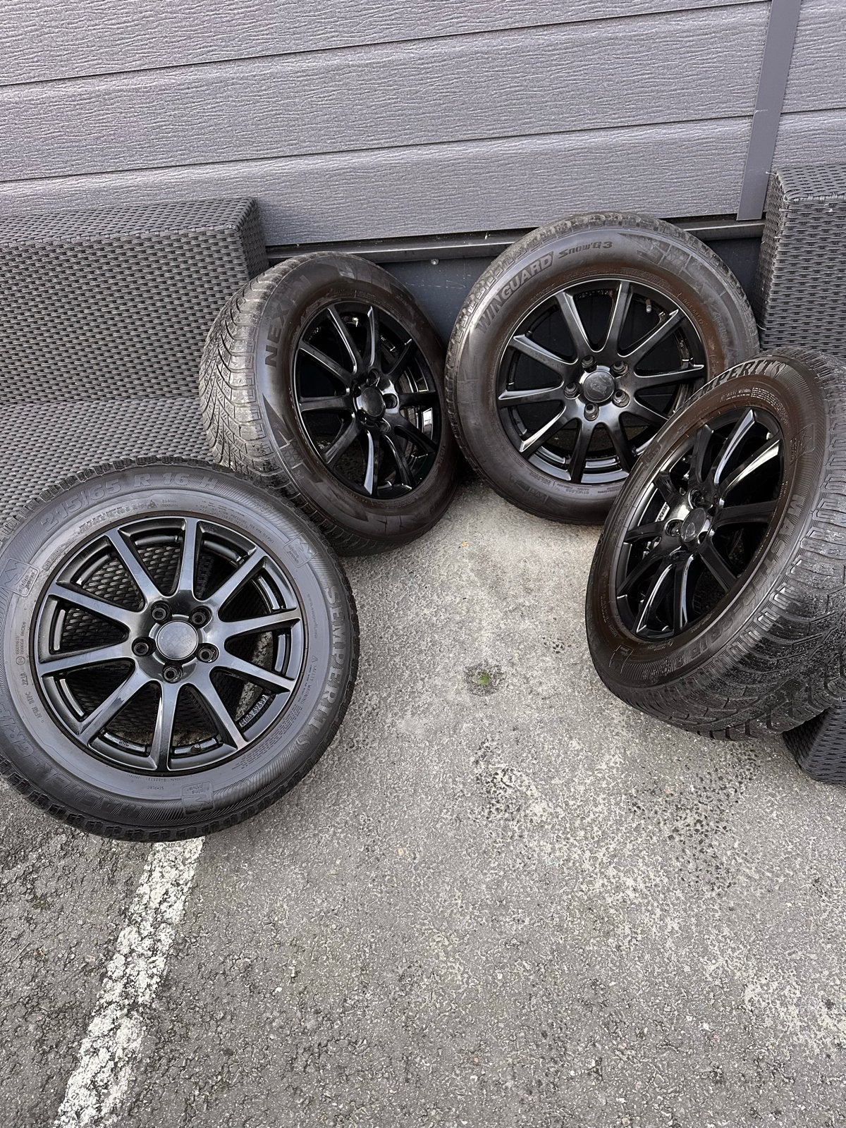 16 inch velgen set (5x114.3) + goede banden 215/65 R16, Ophalen, Gebruikt