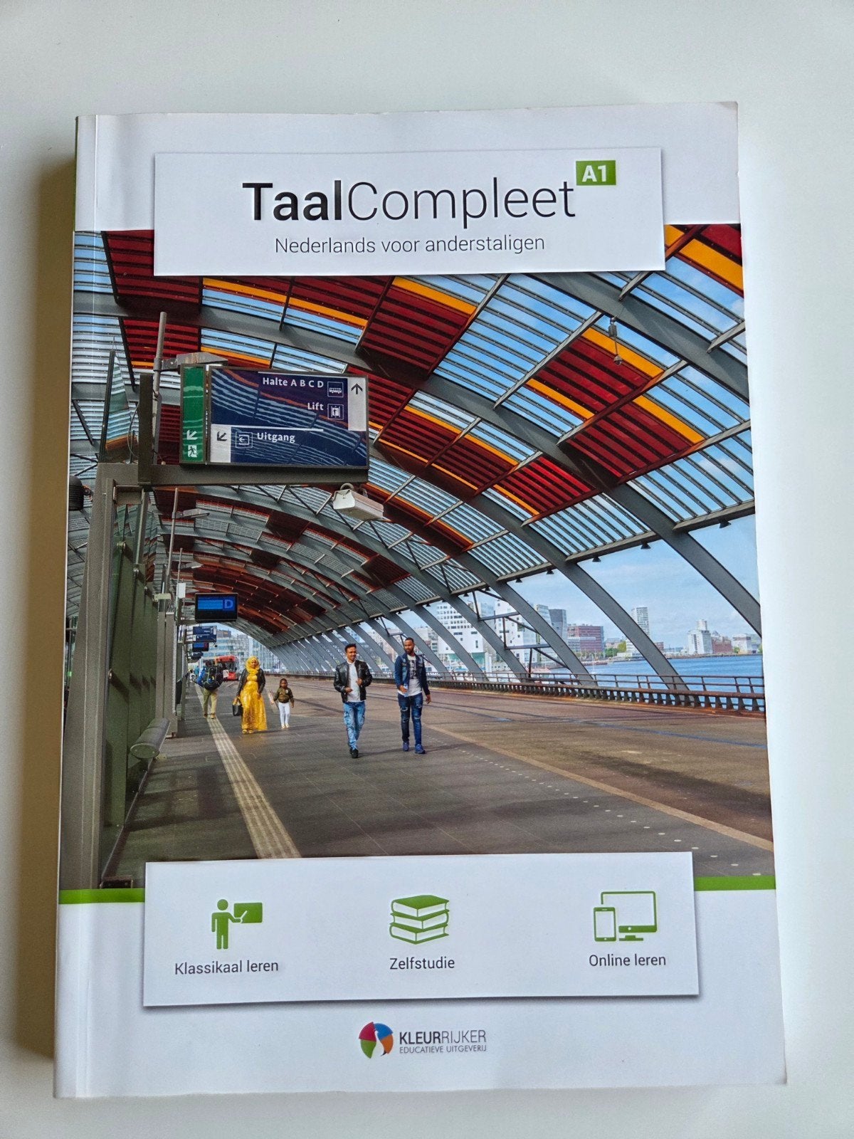 TaalCompleet A1 - Nederlands book, Boeken, Non-fictie, KleuRijker Educatieve Uitgeverij, Nederlands, Ophalen of Verzenden