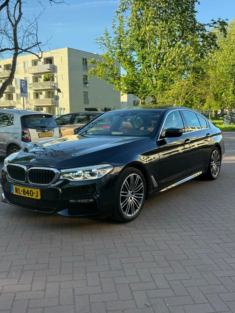 BMW 5-Serie/M-PAKKET/PANO/DEALER ONDERHOUDEN/TOP staat, Auto's, 1998 cc, Achterwielaandrijving, 4 cilinders, 2000 kg