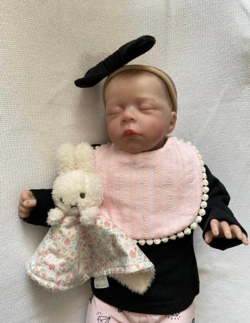 Slapend Reborn baby meisje 🩷, Verzamelen, Poppen, Verzenden, Zo goed als nieuw, Babypop