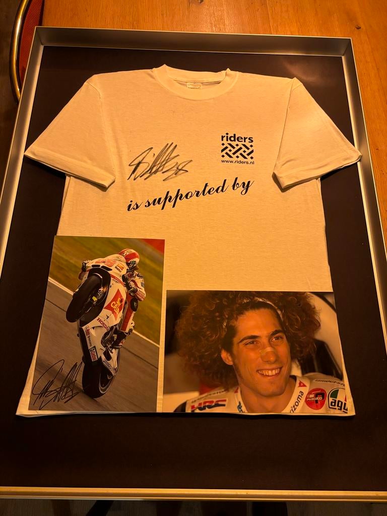 Marco Simoncelli # 58 Gesigneerd  T-shirt + Foto Ingelijst, Ophalen, Zo goed als nieuw, Formule 1