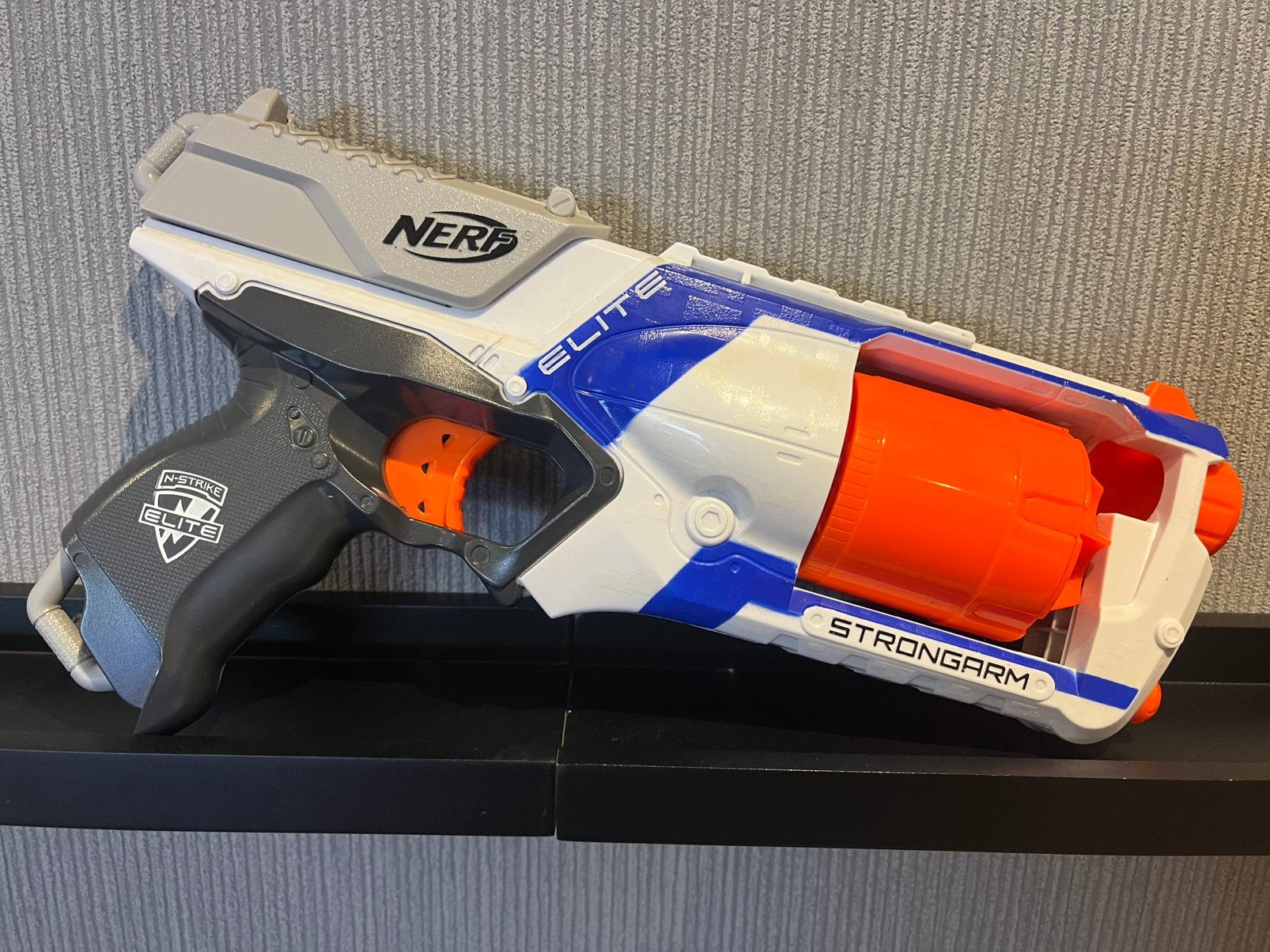 Nerf Elite Strongarm, Ophalen of Verzenden, Zo goed als nieuw