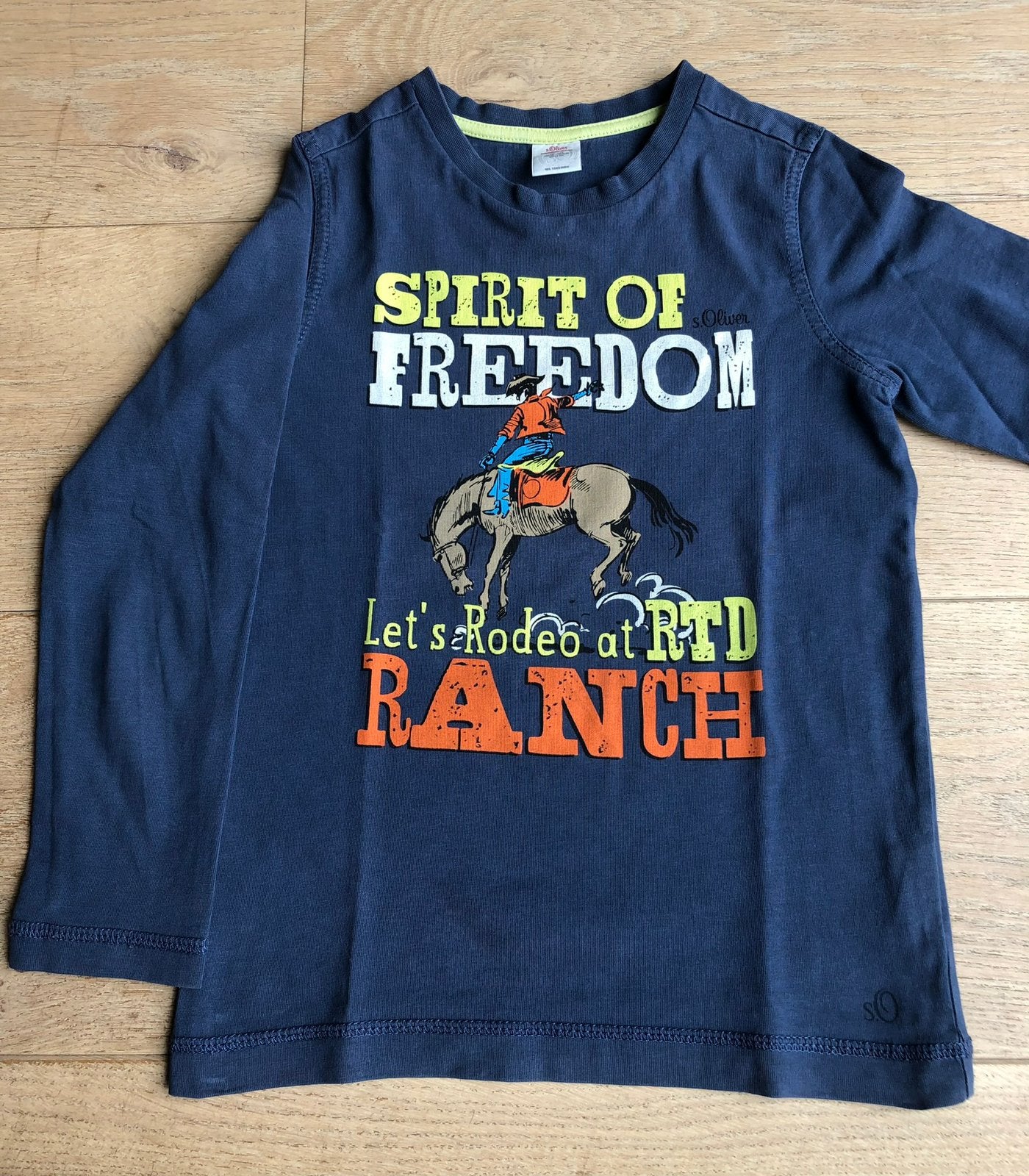 Leuke blauwe longsleeve, maat 116/122, s.Oliver, Ophalen of Verzenden, Zo goed als nieuw, Jongen, Shirt of Longsleeve