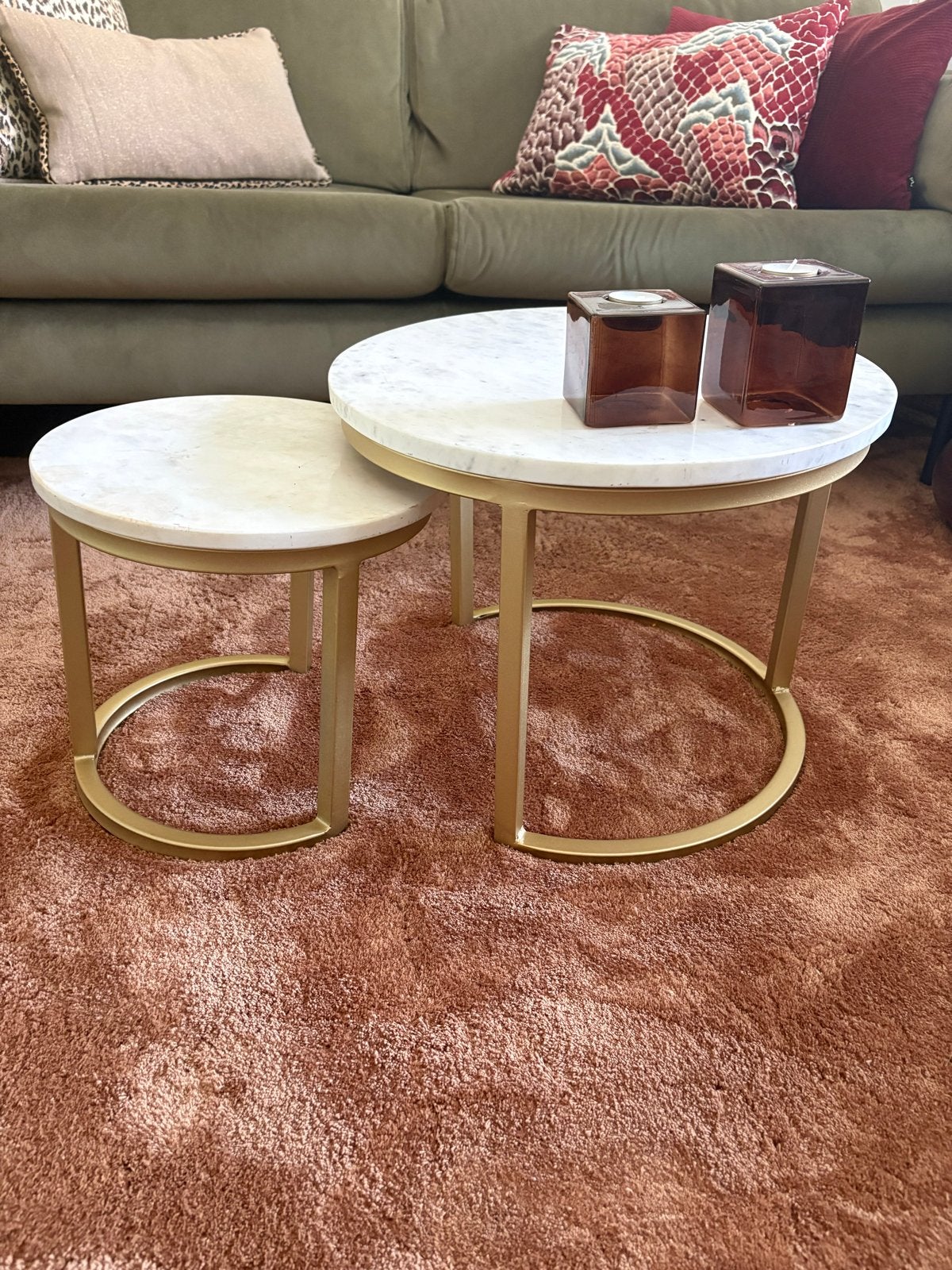 Set van 2 ronde salontafels, marmer en goudkleurig onderstel, Ophalen, Minder dan 50 cm, Gebruikt, Rond