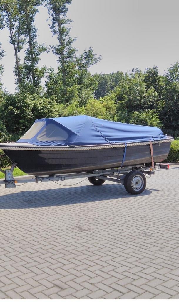 Sloep 4,30 meter met trailer, Ophalen of Verzenden, Polyester, Benzine, Buitenboordmotor