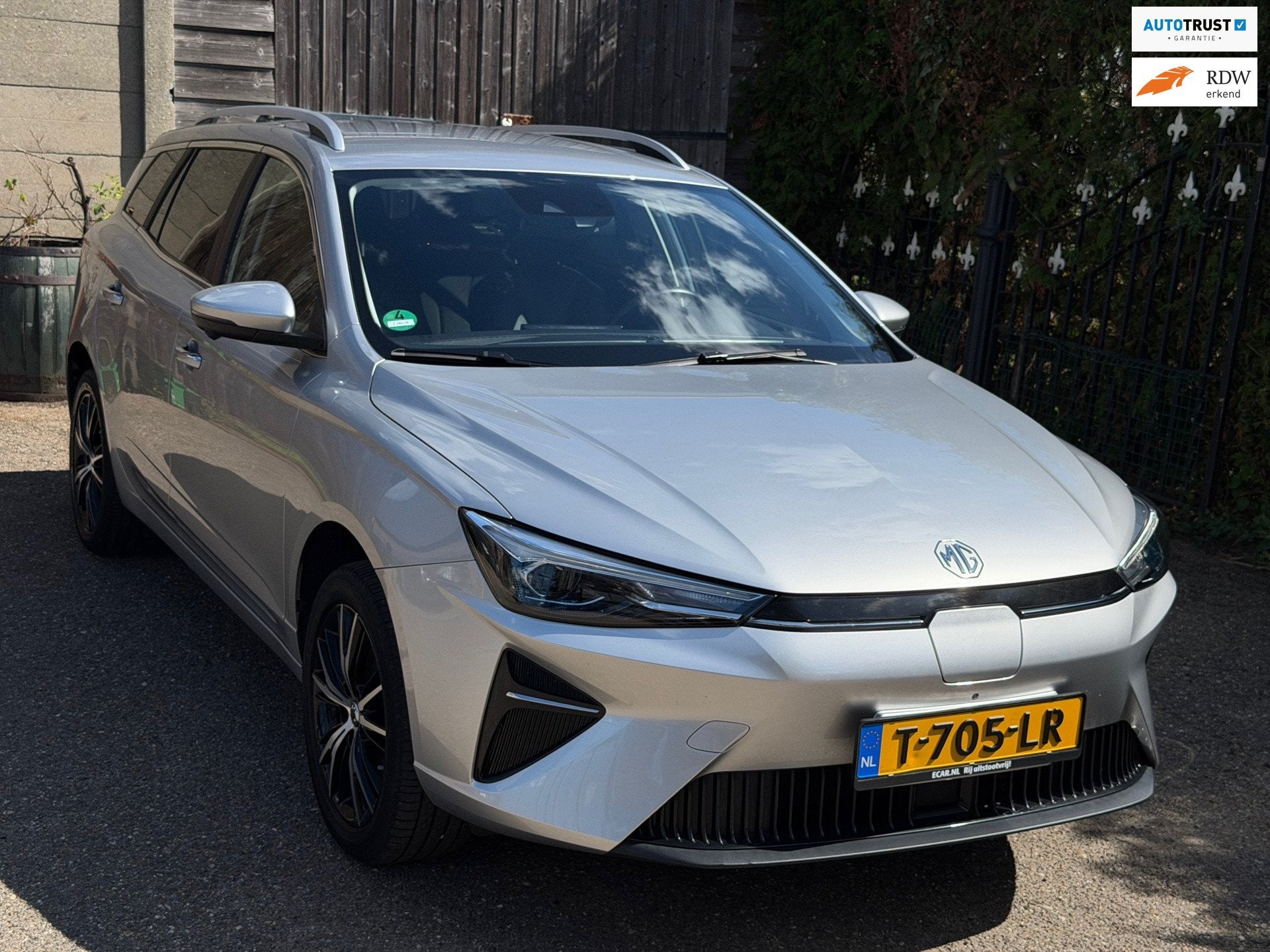 MG MG5 Electric Long Range Luxury 61 kWh Garantie tot 2029 V, Auto's, Dealer onderhouden, Gebruikt, Zwart, 156 pk