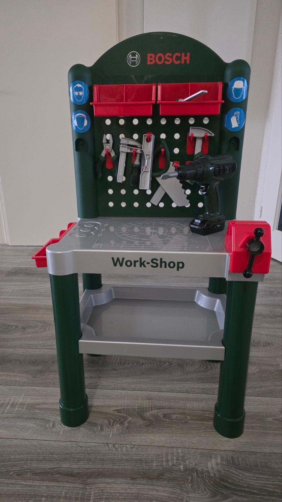 Bosch Work-Shop Werkbank met gereedschap en boormachine, Ophalen of Verzenden, Zo goed als nieuw, Knutselen, Met geluid