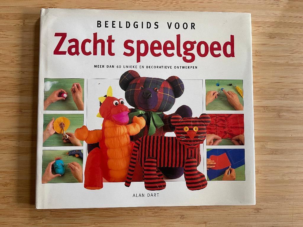 Beeldgids voor zacht speelgoed meer dan 60 unieke ontwerpen, Ophalen of Verzenden, Gelezen, Borduren en Naaien