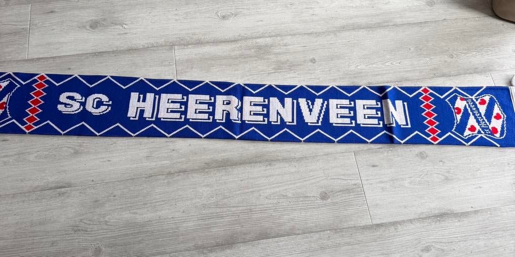 Originele heerenveen sjaal, Verzamelen, Sportartikelen en Voetbal, Ophalen, Zo goed als nieuw, Overige binnenlandse clubs, Vaantje of Sjaal