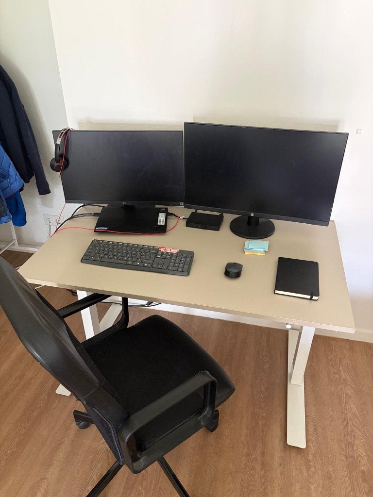 IKEA TROTTEN sit/stand desk — €130, Ophalen, Zo goed als nieuw, IKEA, Zit-sta bureau