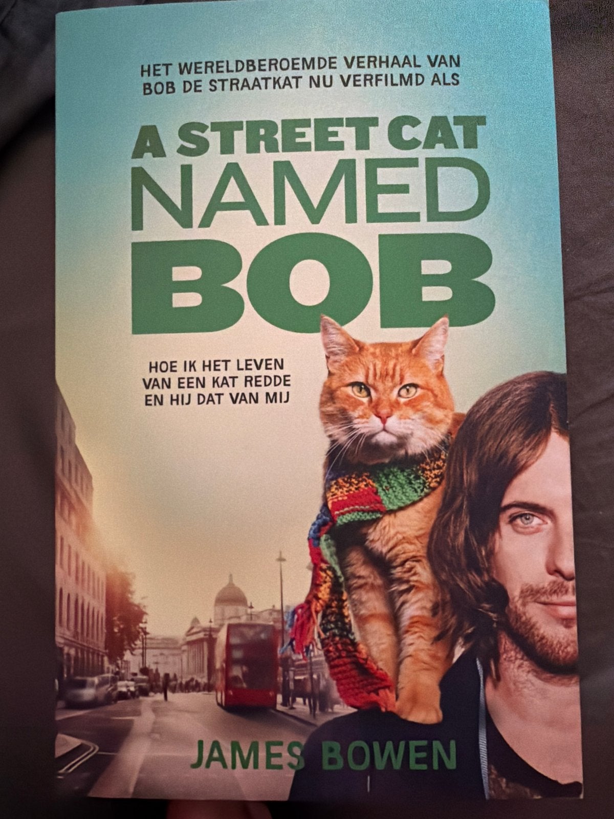S8.  James Bowen - A street cat named Bob, Verzenden, Zo goed als nieuw, James Bowen