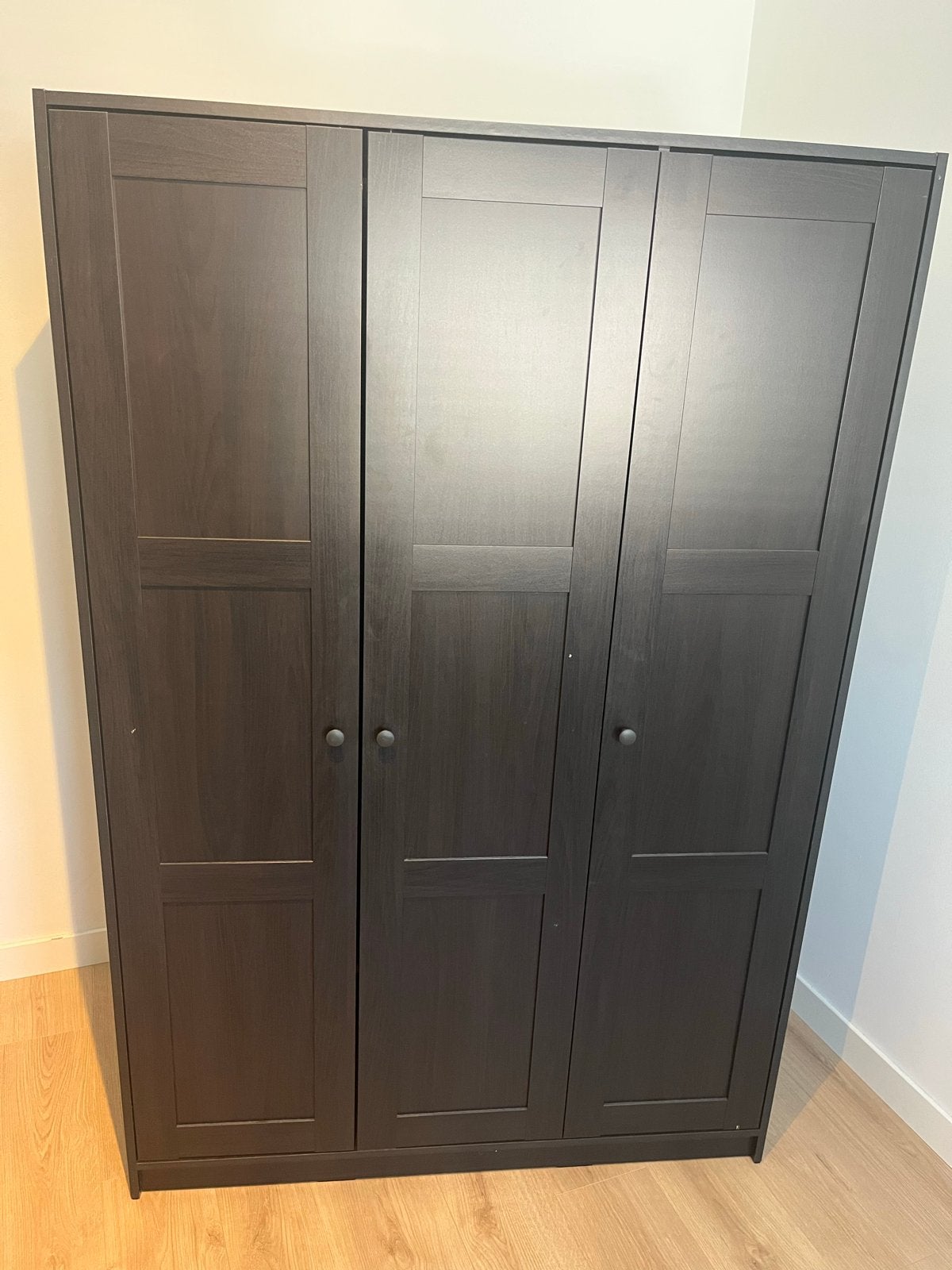 IKEA Rakkestad kast met 3 deuren en planken - Donkerbruin, Ophalen, 100 tot 150 cm, Zo goed als nieuw, 150 tot 200 cm