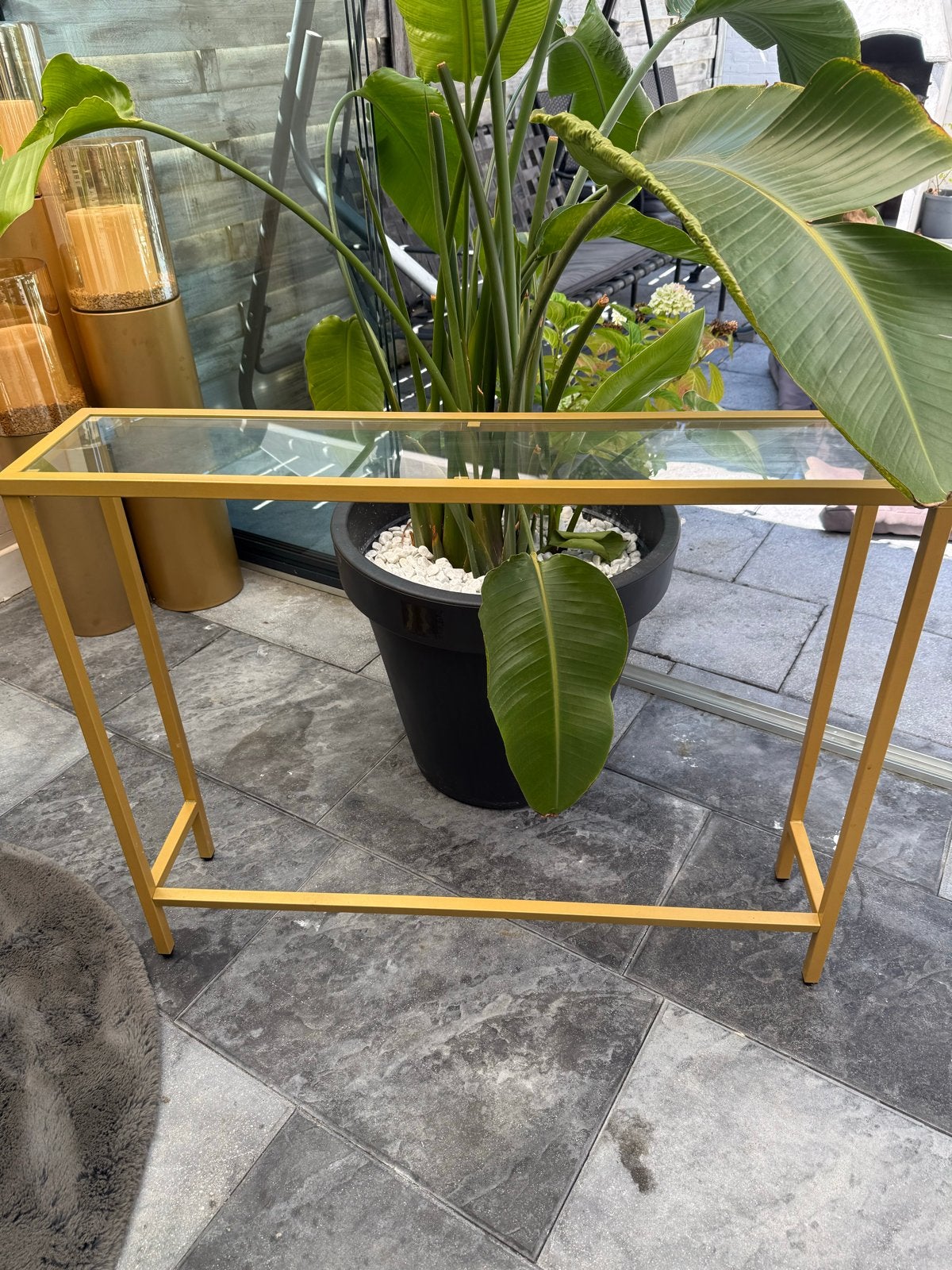 Gouden console tafel met glazen blad, Ophalen, Metaal of Aluminium, Zo goed als nieuw, 75 cm of meer
