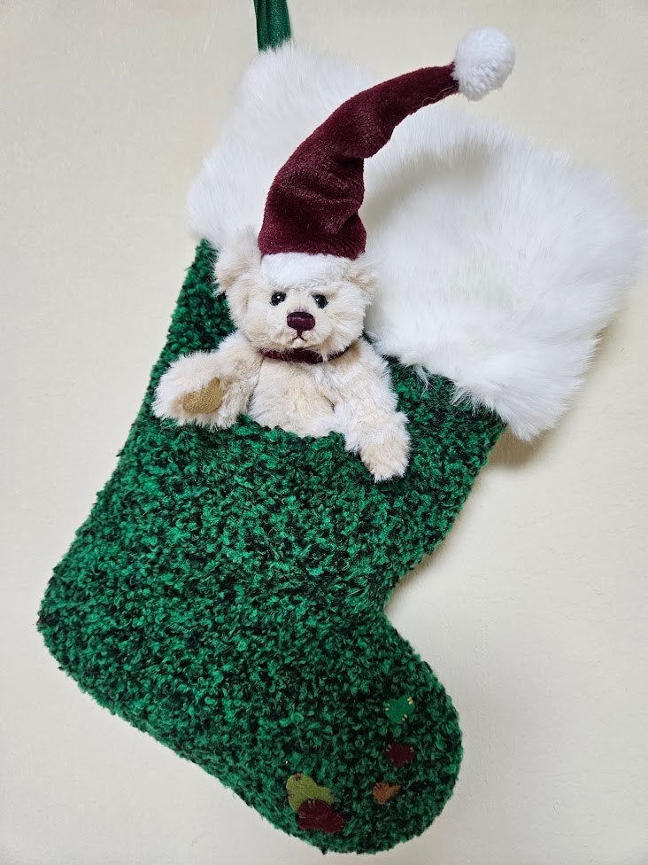Charlie Bears Socks beertje miniatuur Kerstsok, Verzamelen, Beren en Cherished Teddies, Ophalen of Verzenden, Zo goed als nieuw