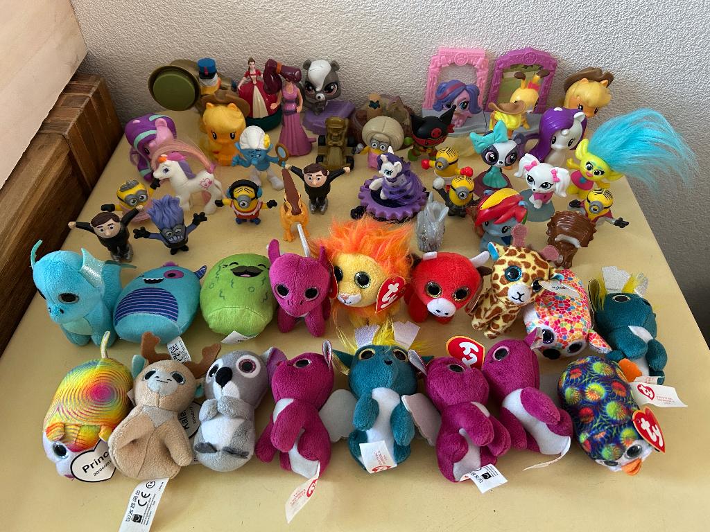 50 Happy Meal Toys, Verzamelen, Poppetjes en Figuurtjes, Zo goed als nieuw, Ophalen of Verzenden