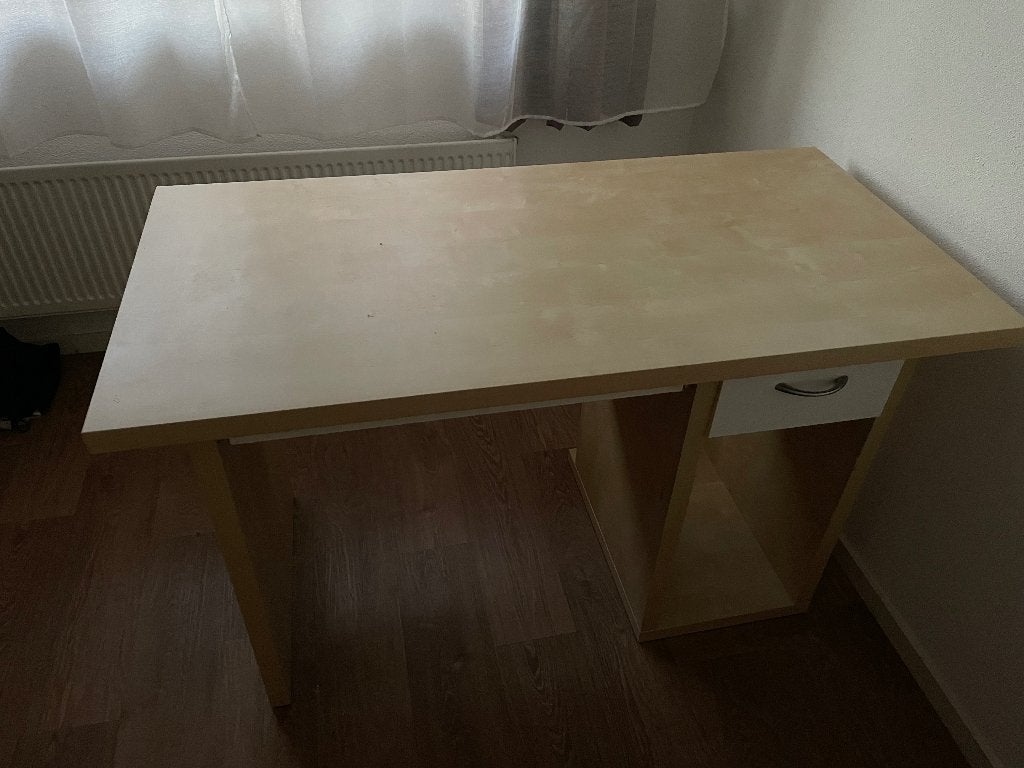 Ikea vika amon Bureau 120x60 gratis ophalen, Ophalen, Gebruikt
