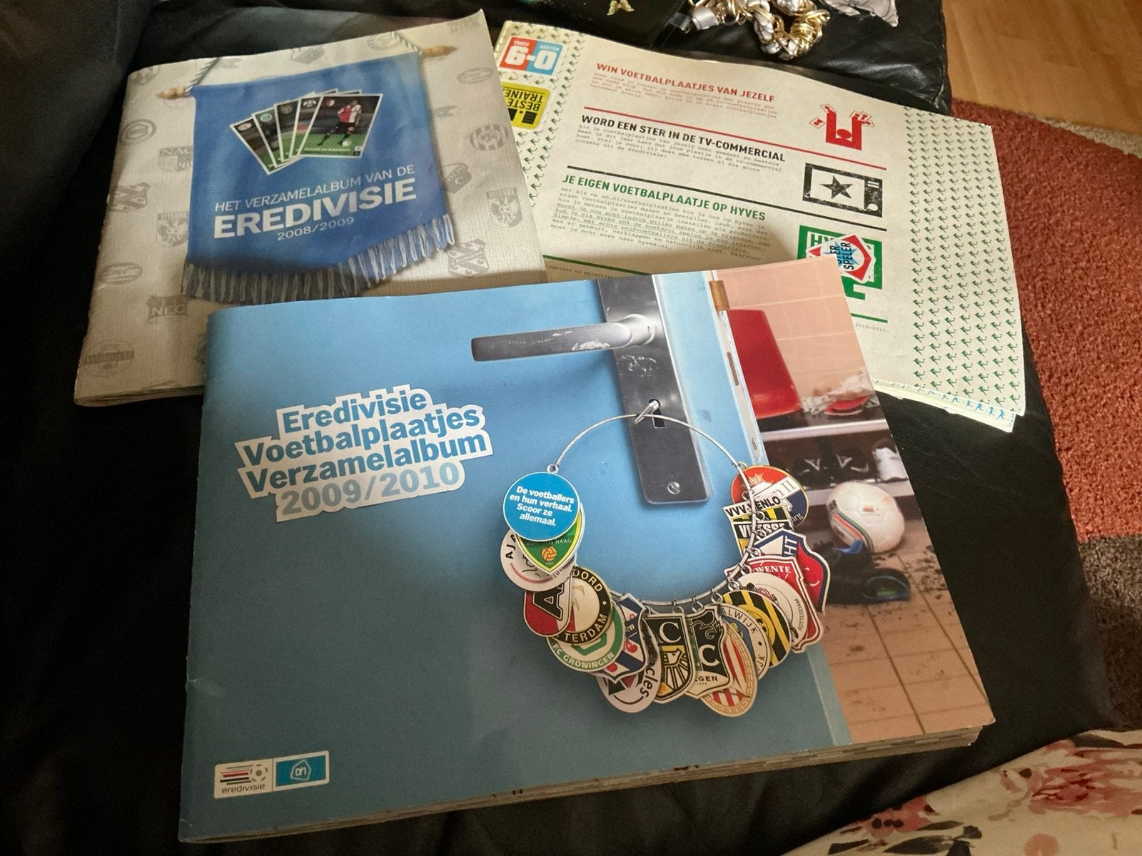 3 oude Voetbal stikker plaatjes albums 🌸 zie info, Verzamelen, Verzenden, Zo goed als nieuw, Overige binnenlandse clubs, Poster, Plaatje of Sticker