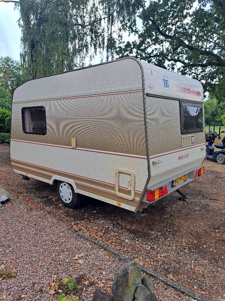 caravan Dethleffs new line, Rondzit, Omvormbare zithoek, Kachel, Particulier
