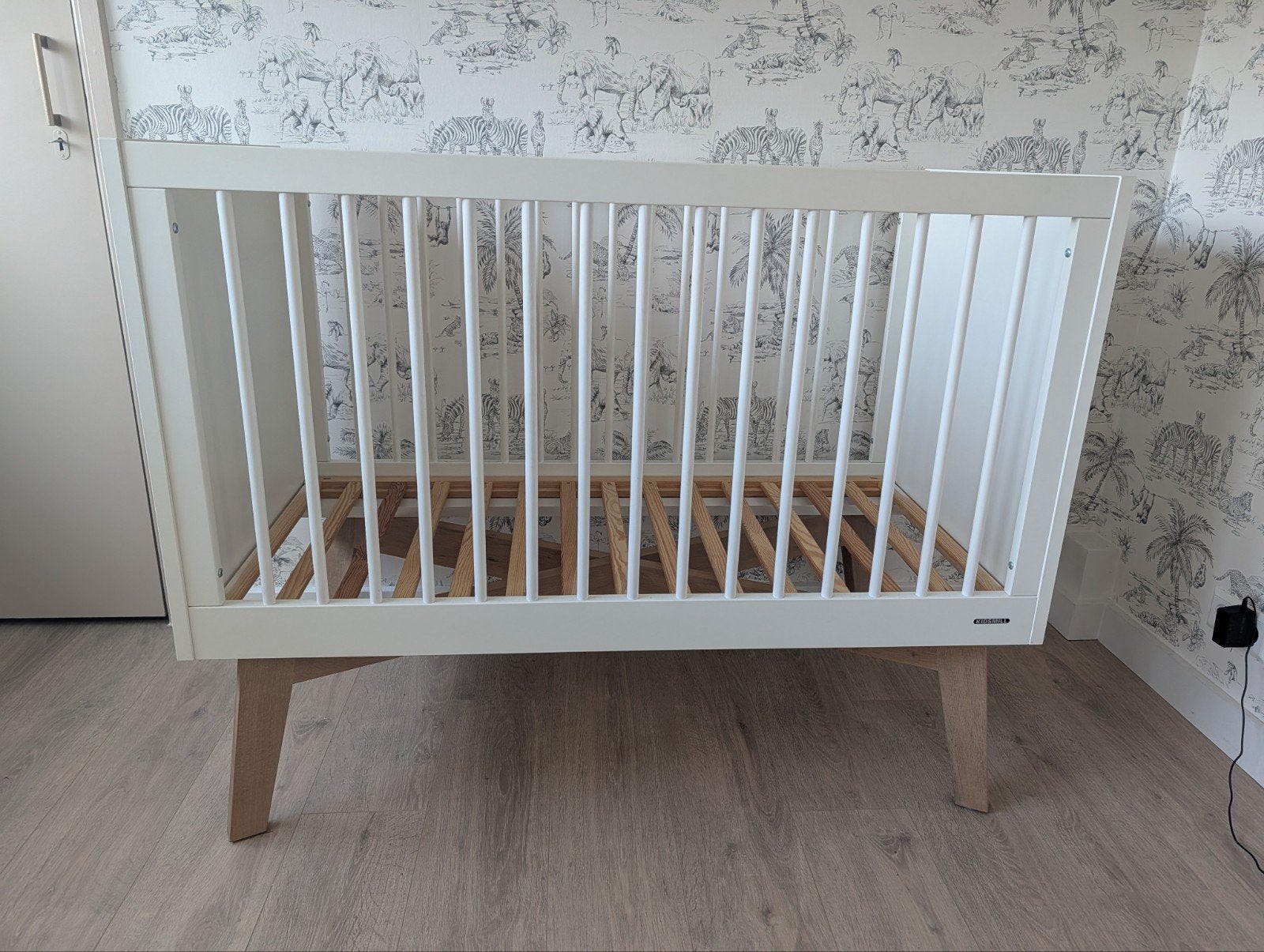 Kidsmill sixties ledikant, commode en schommelstoel, Ophalen, Zo goed als nieuw, Jongetje of Meisje