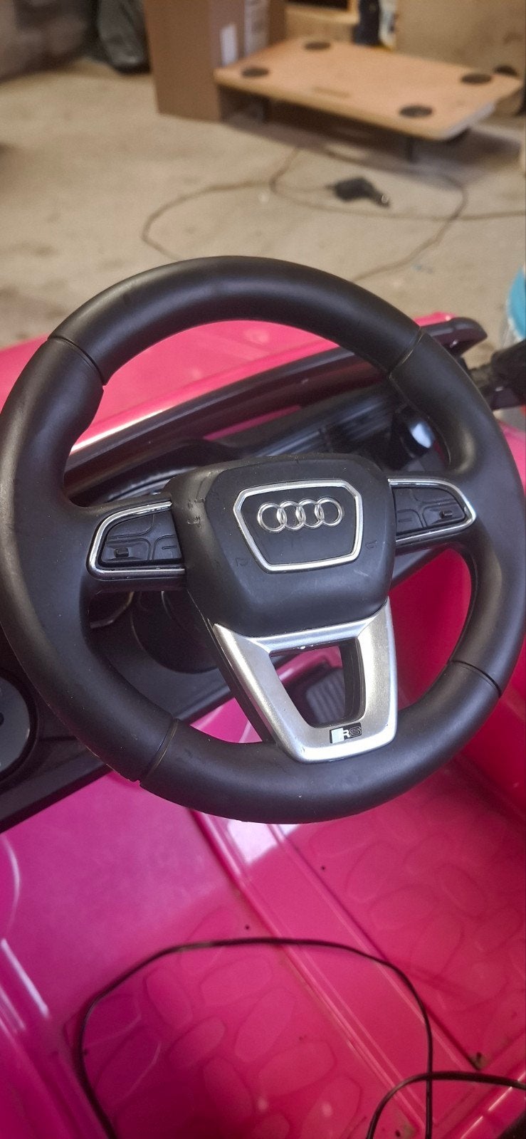 Roze Audi RS elektrische kinderauto, Gebruikt