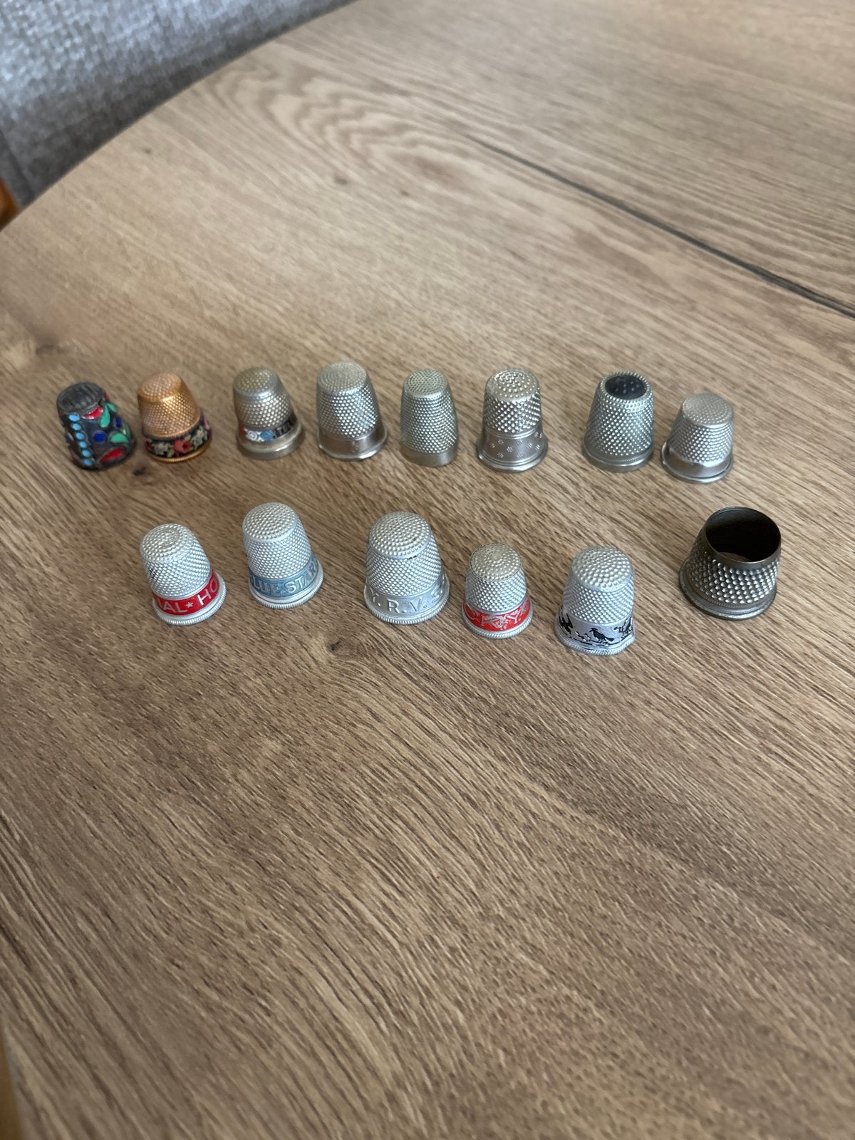 Collectie van 15 diverse vingerhoedjes, Verzamelen, Ophalen of Verzenden, Gebruikt, Overige materialen, Nederland