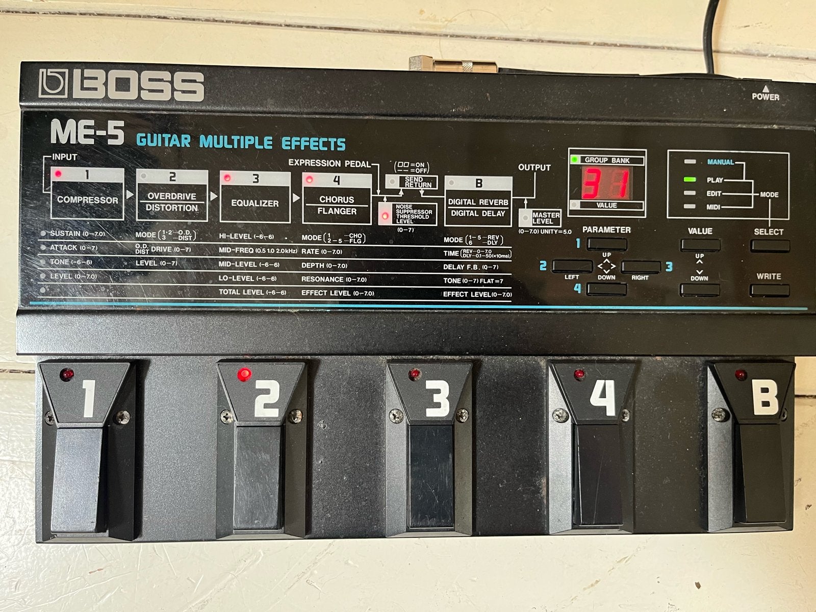Boss ME-5 Gitaar Multi-effectpedaal met FS-5U voetschakelaar, Muziek en Instrumenten, Effecten, Ophalen of Verzenden, Zo goed als nieuw