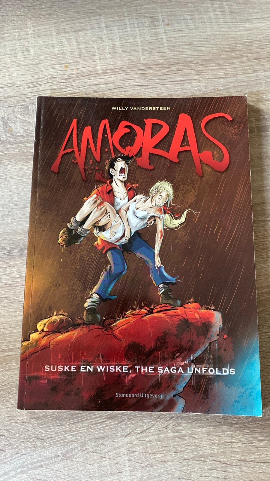 Amoras deel 1 - Suske, The Saga Unfolds, Boeken, Eén stripboek, Ophalen of Verzenden, Zo goed als nieuw