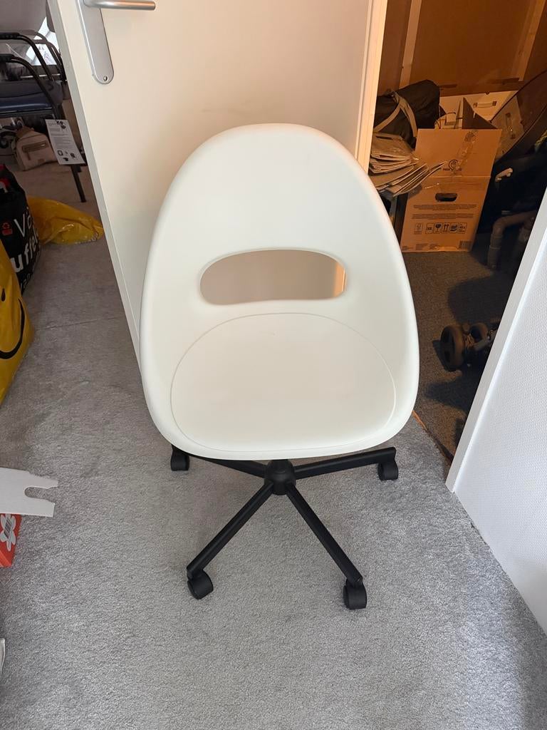 Witte bureaustoel met wielen - Modern design, Ophalen, Gebruikt, Wit, Bureaustoel