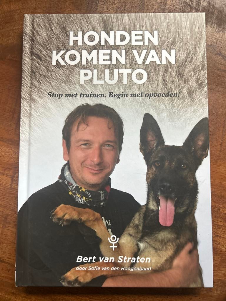 Honden Komen Van Pluto - Bert van Straten, Ophalen of Verzenden, Zo goed als nieuw, Honden